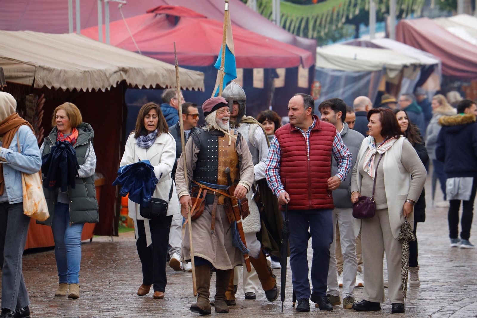 La borrasca Éowyn no consigue deslucir el Mercado Andalusí, en imágenes