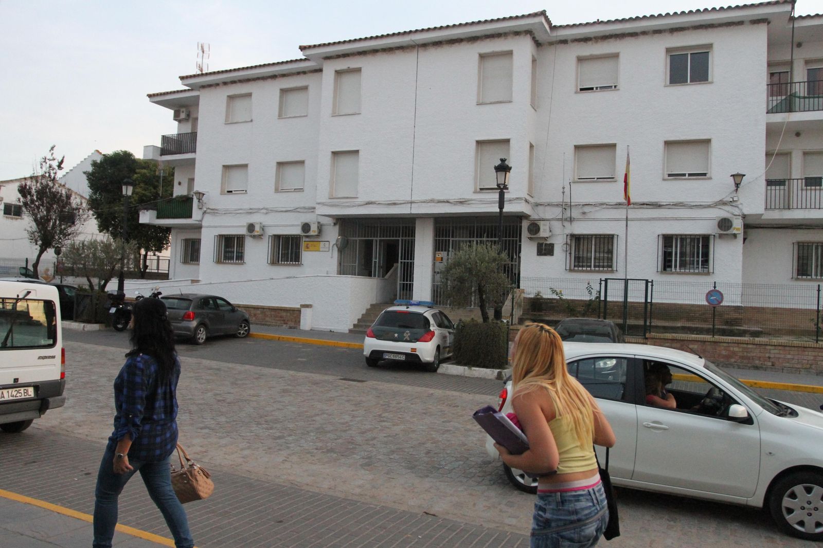 Cuartel de la Guardia Civil de Almonte, cuyos agentes investigan el suceso tras el apuñalamiento.