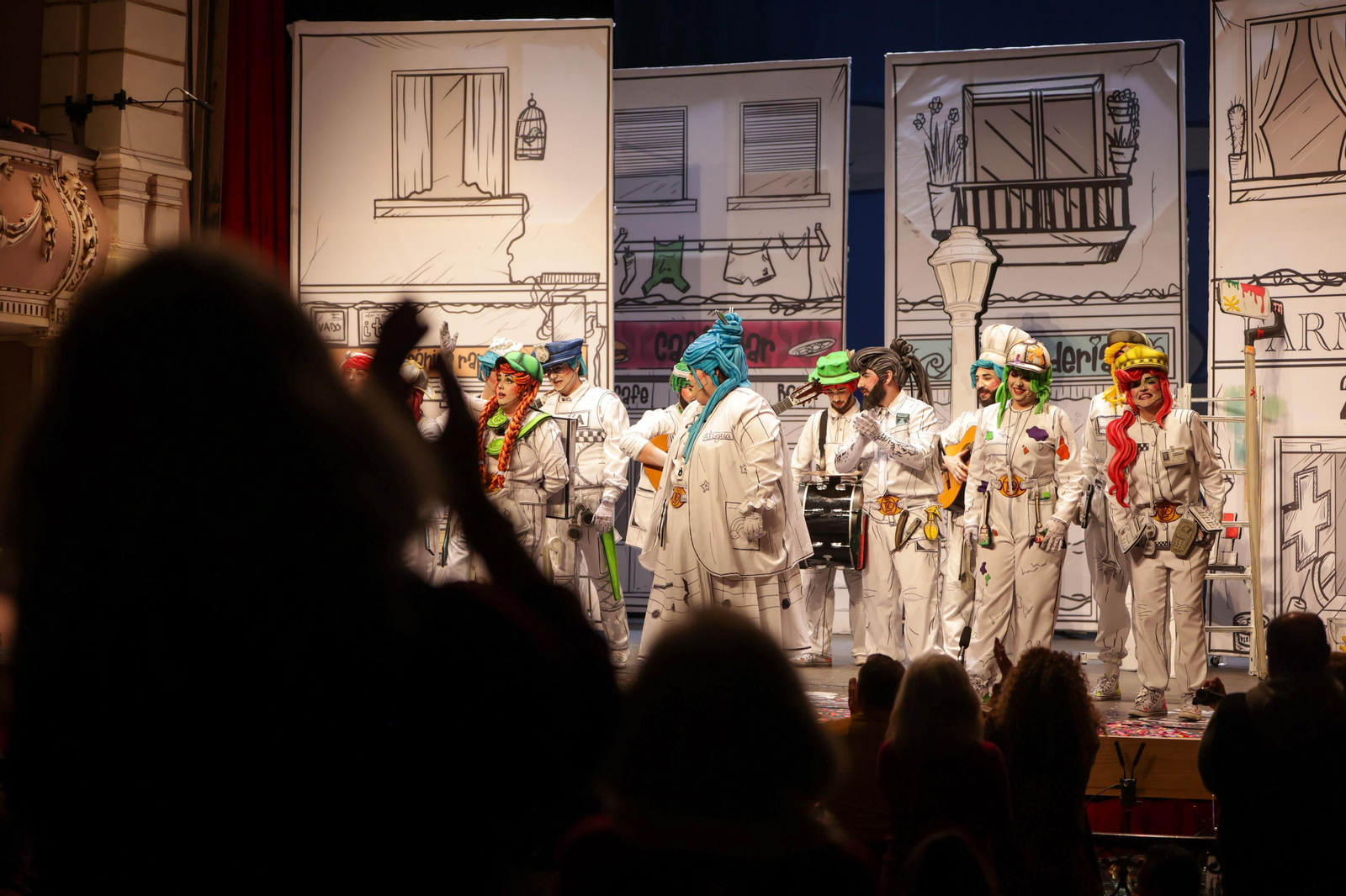 Imágenes de la actuación de la comparsa de Huelva "La Tinta Obrera" en las semifinales del Carnaval Colombino