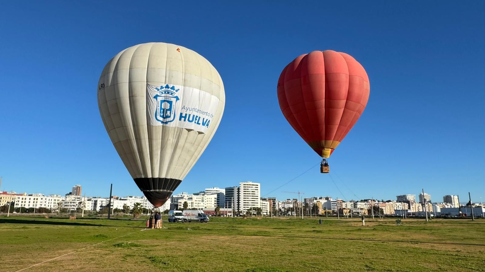 Los globos aerostáticos, sobre la ciudad de Huelva.