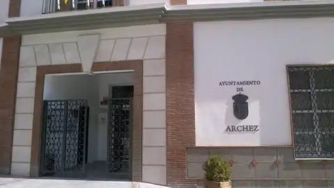 El PSOE de Árchez exige a la alcaldesa que aparte al primer teniente de alcalde