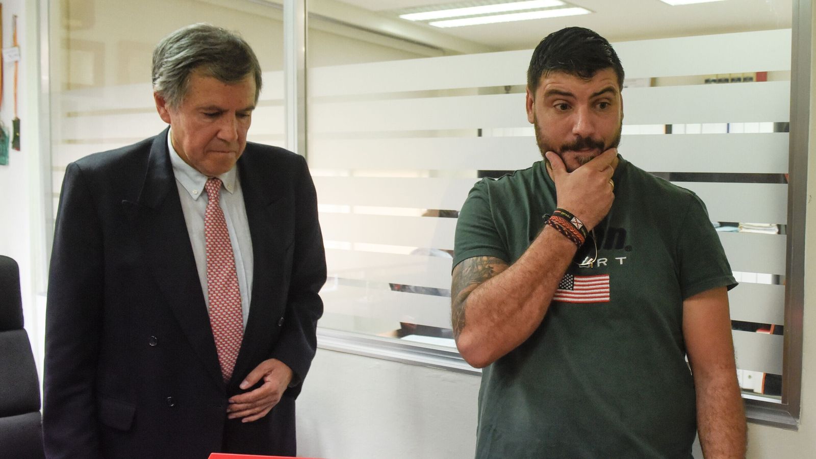 José Bermúdez, este martes en Sevilla junto a su abogado, Fernando Osuna.