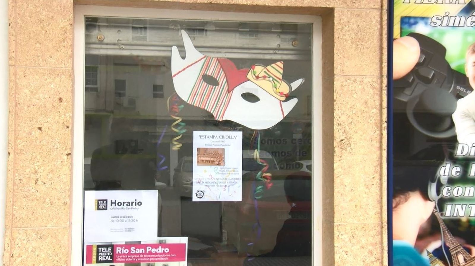 Homenaje a Antonio García en los escaparates del Río San Pedro