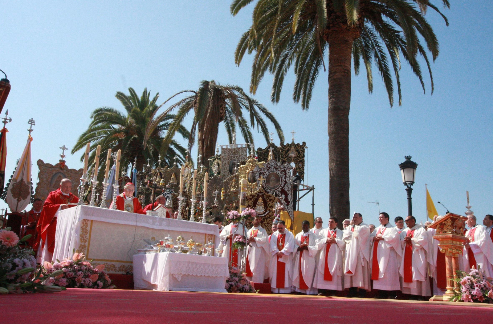 Las imágenes de la Misa de Pentecostés en El Rocío