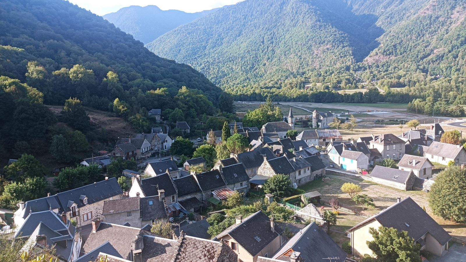 El recorrido va bajando suavemente hasta Lez