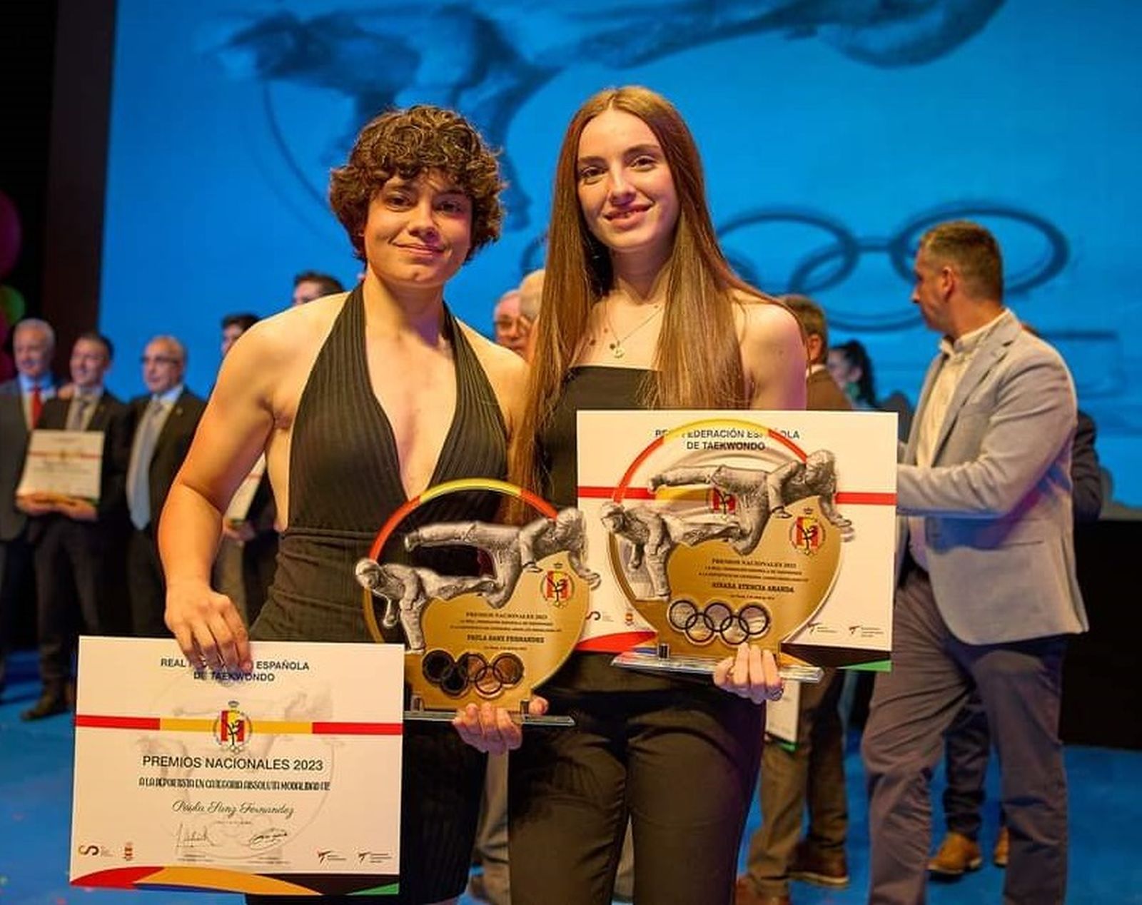 Paula Sanz, con el galardón.