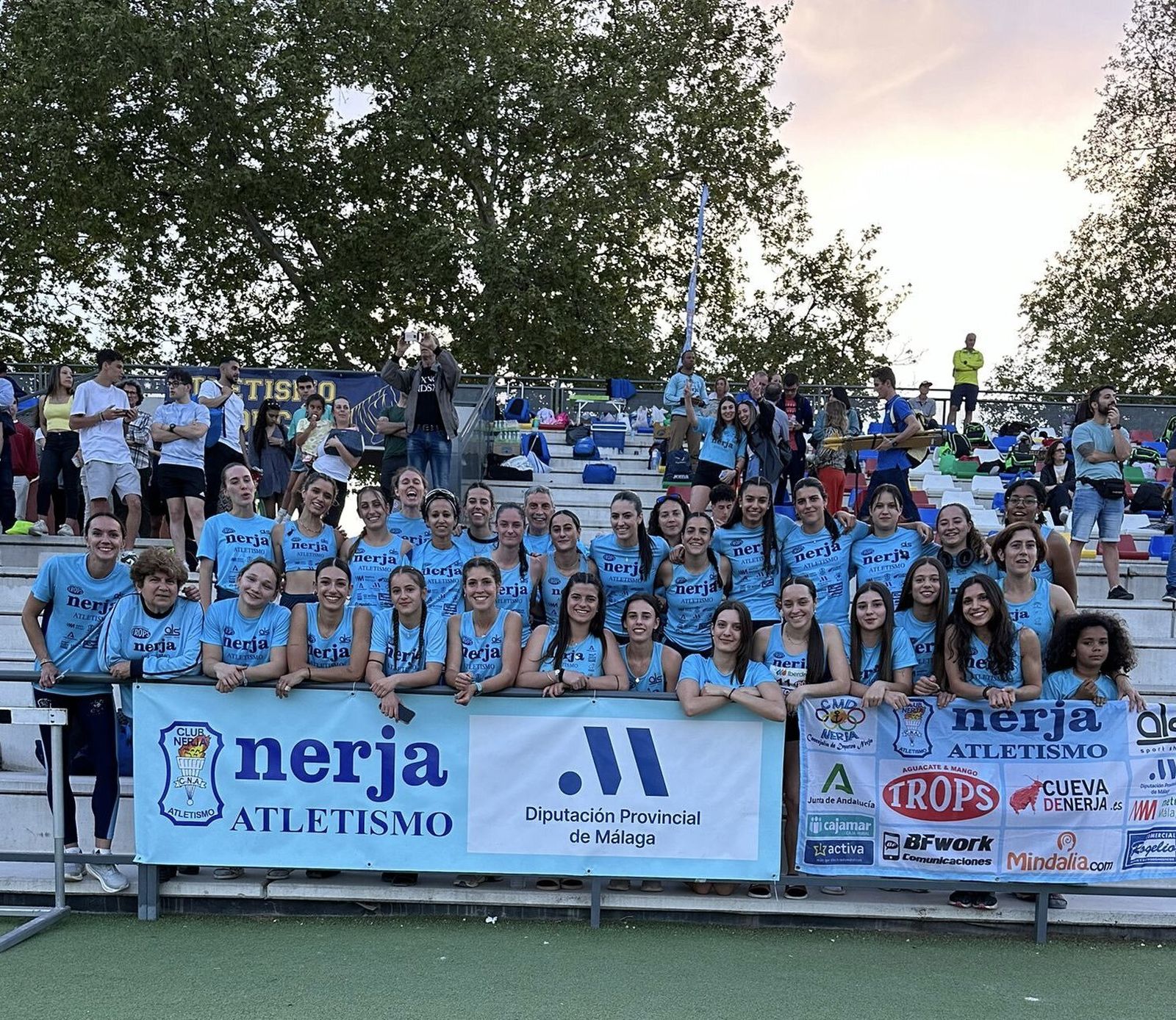 El Nerja Atletismo, ganador en categoría femenina.