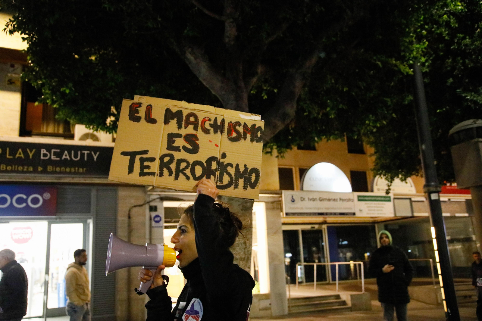 Galería de imágenes por el día de la mujer en Almería
