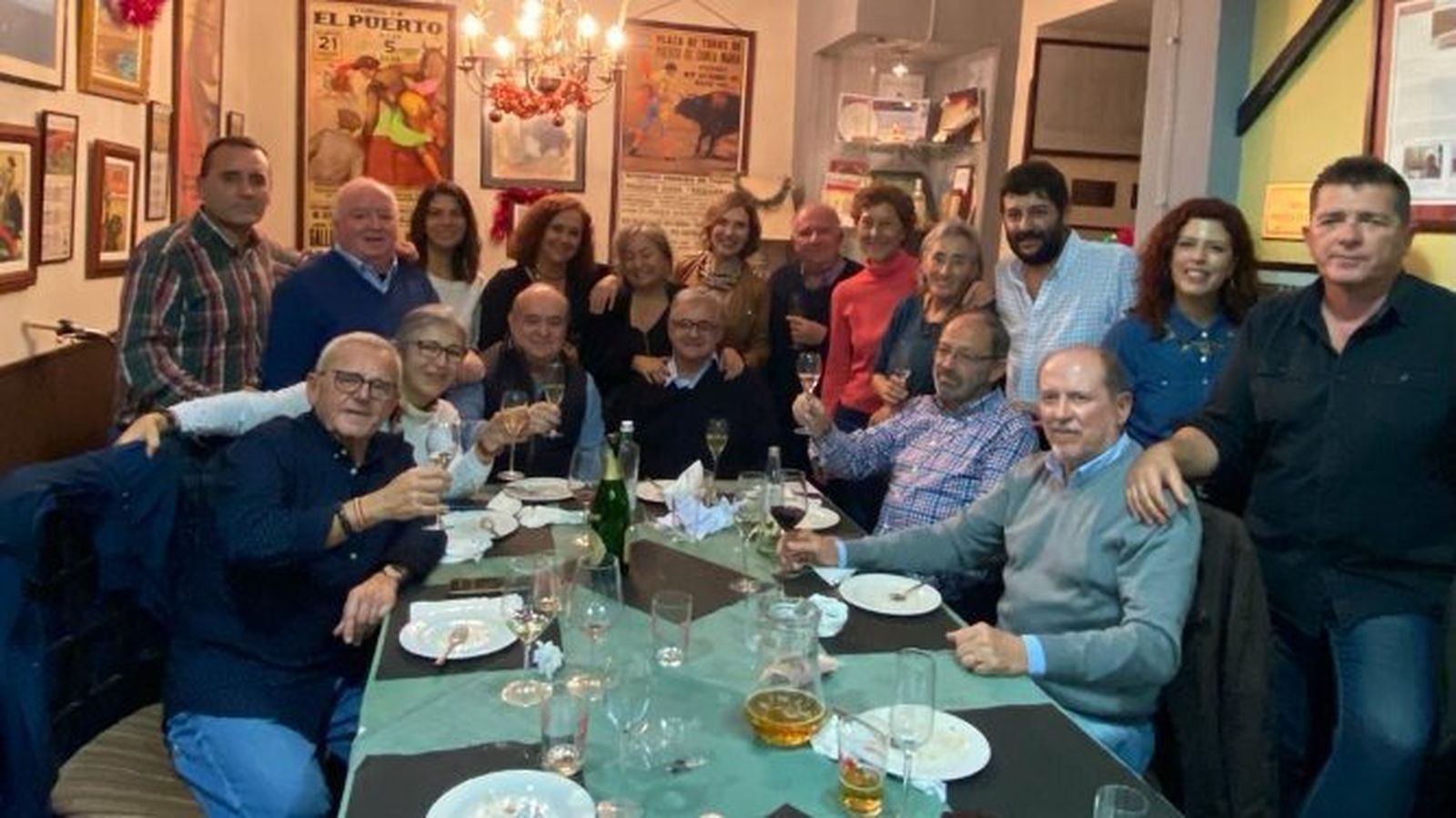 Manolo Fossati, David Doña, Soco López, Carlos Medina, Tily Santiago, Pelayo García, Montse Barreiro, Inma Macías, Antonio Yélamo, Lourdes Acosta, Óscar Lobato, Mónica de Ramón, Carmen Morillo, Fernando Santiago, Fabián Santana, Ignacio Valdés, Ana Candón e Isidro Santamaría.