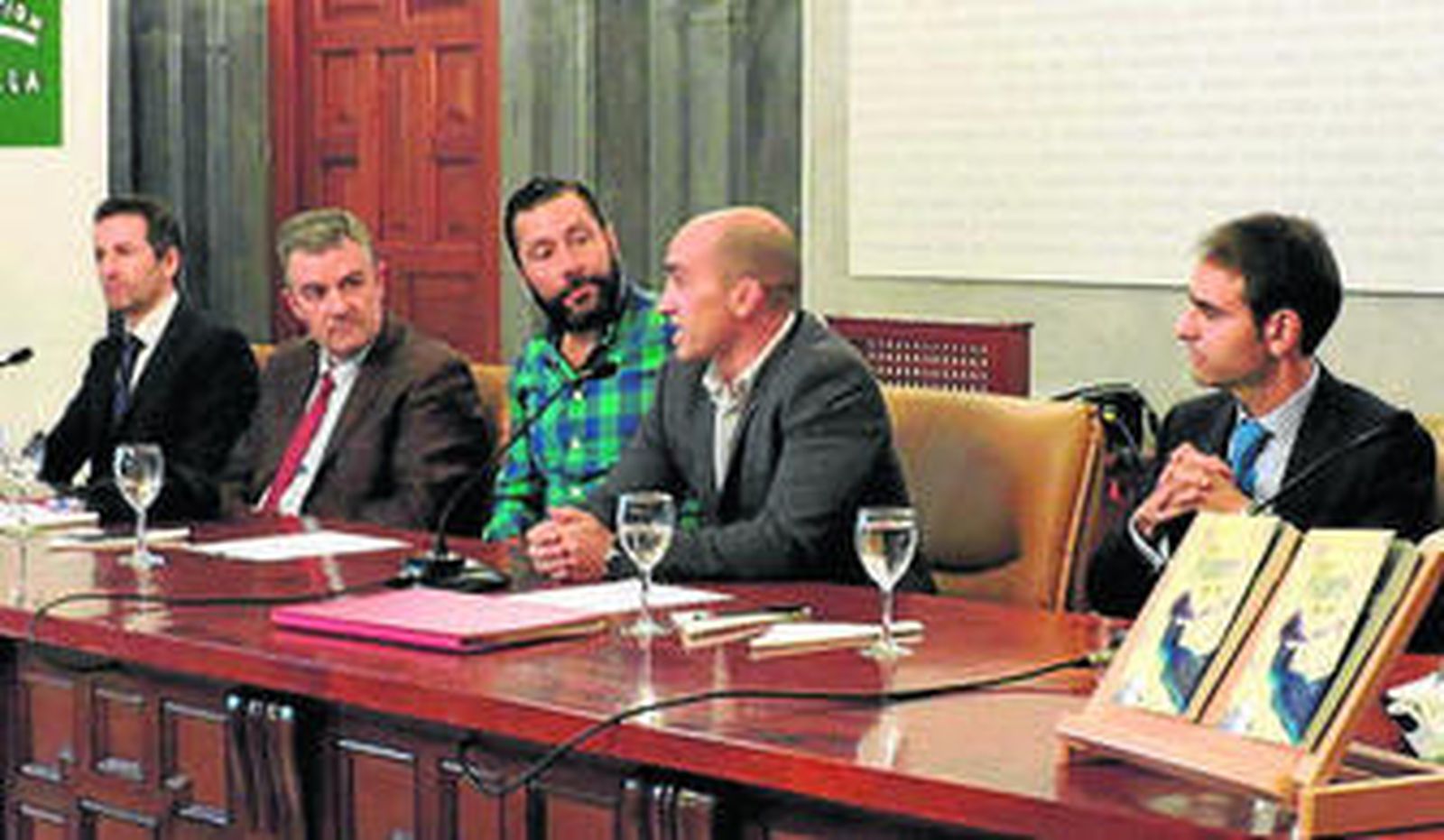 Una imagen de la rueda de prensa de presentación del libro.