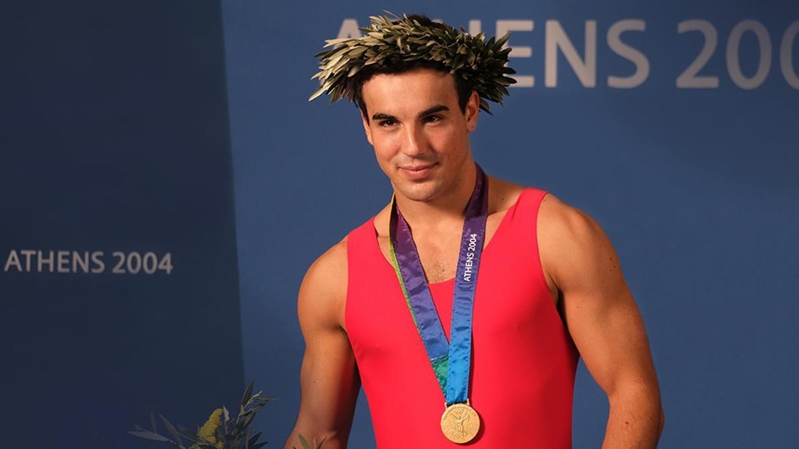 El actor Óscar Casas caracterizado como Gustavo Deferr