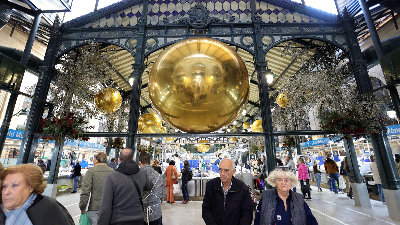 Así luce en Navidad la Plaza de Abastos de Jerez