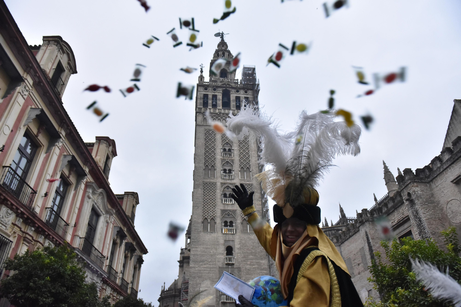 El Heraldo Real del año pasado, a su paso por la Giralda.