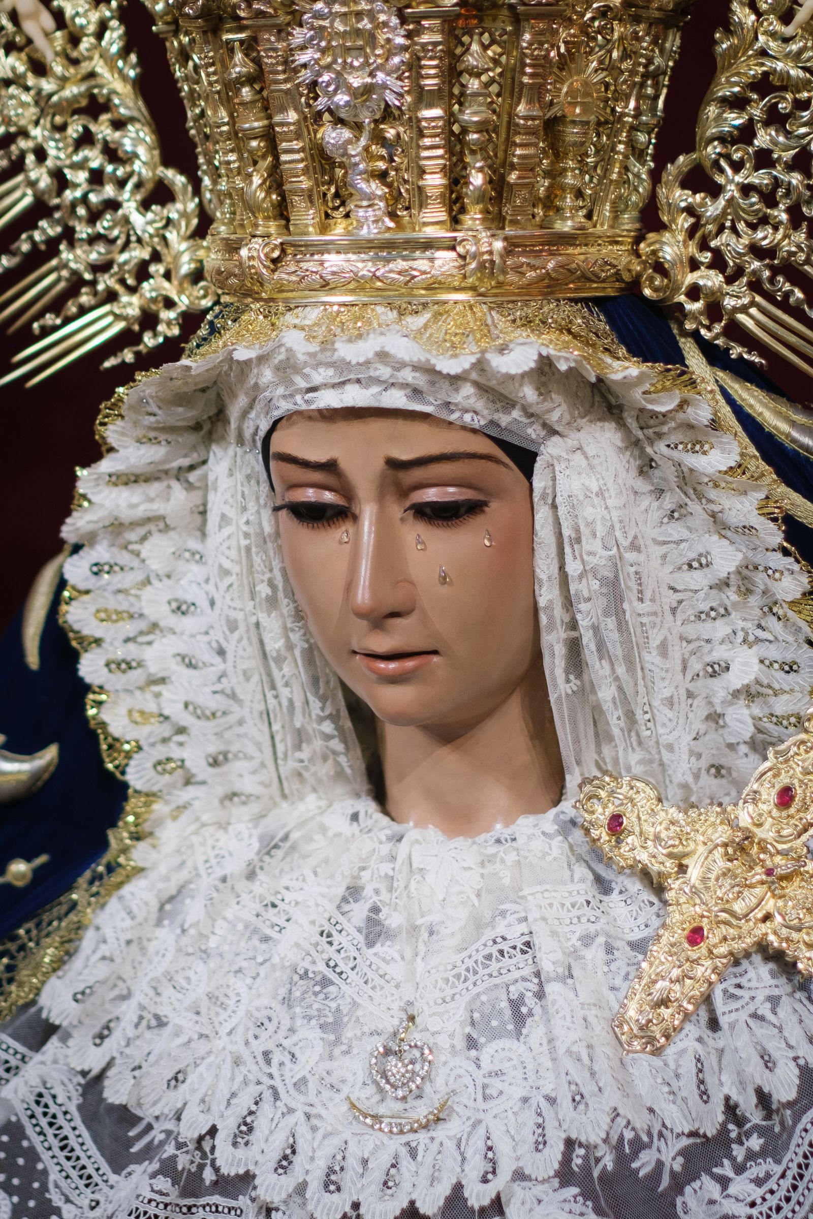 Las imágenes de la veneración a la Virgen de la Cabeza de las Siete Palabras