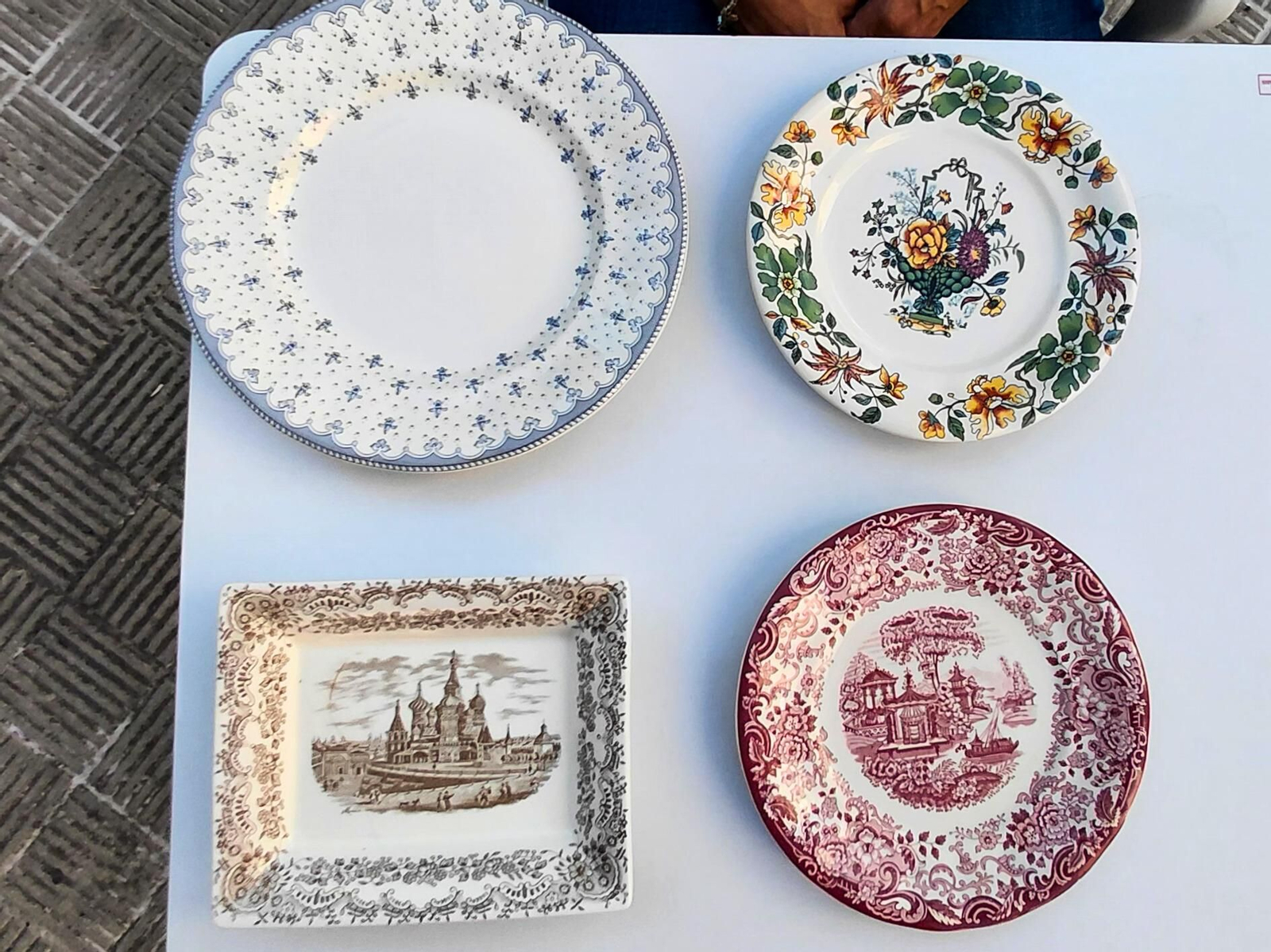 La colección de La Cartuja Pickman de Encarnación, una de las afectadas por su cierre