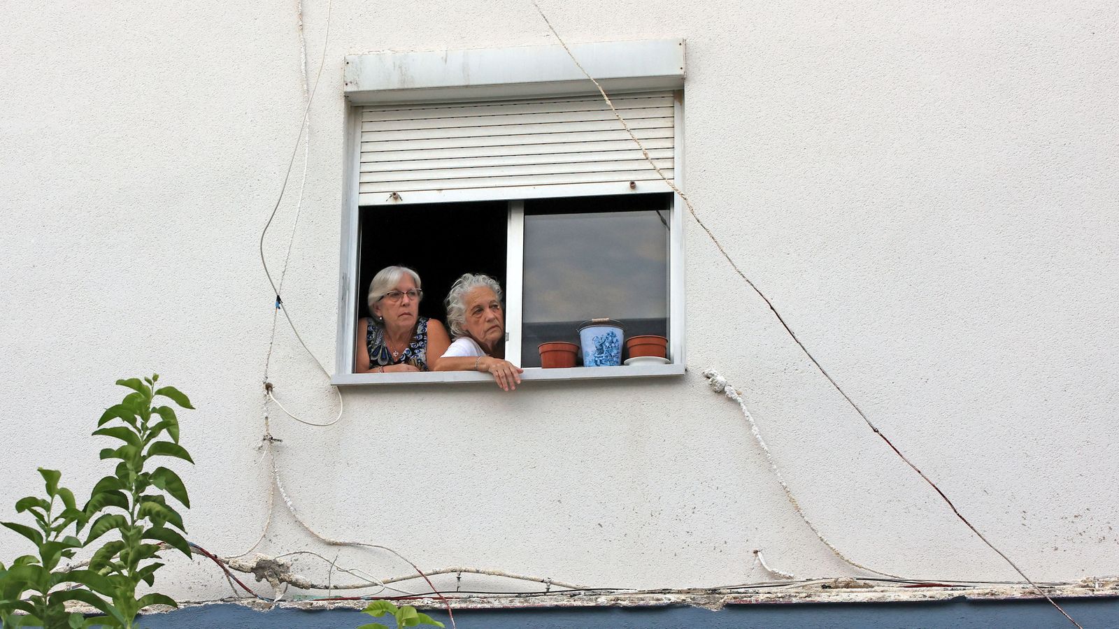Manifestación de los vecinos de La Asunción de Jerez por los retrasos de la rehabilitación de sus bloques