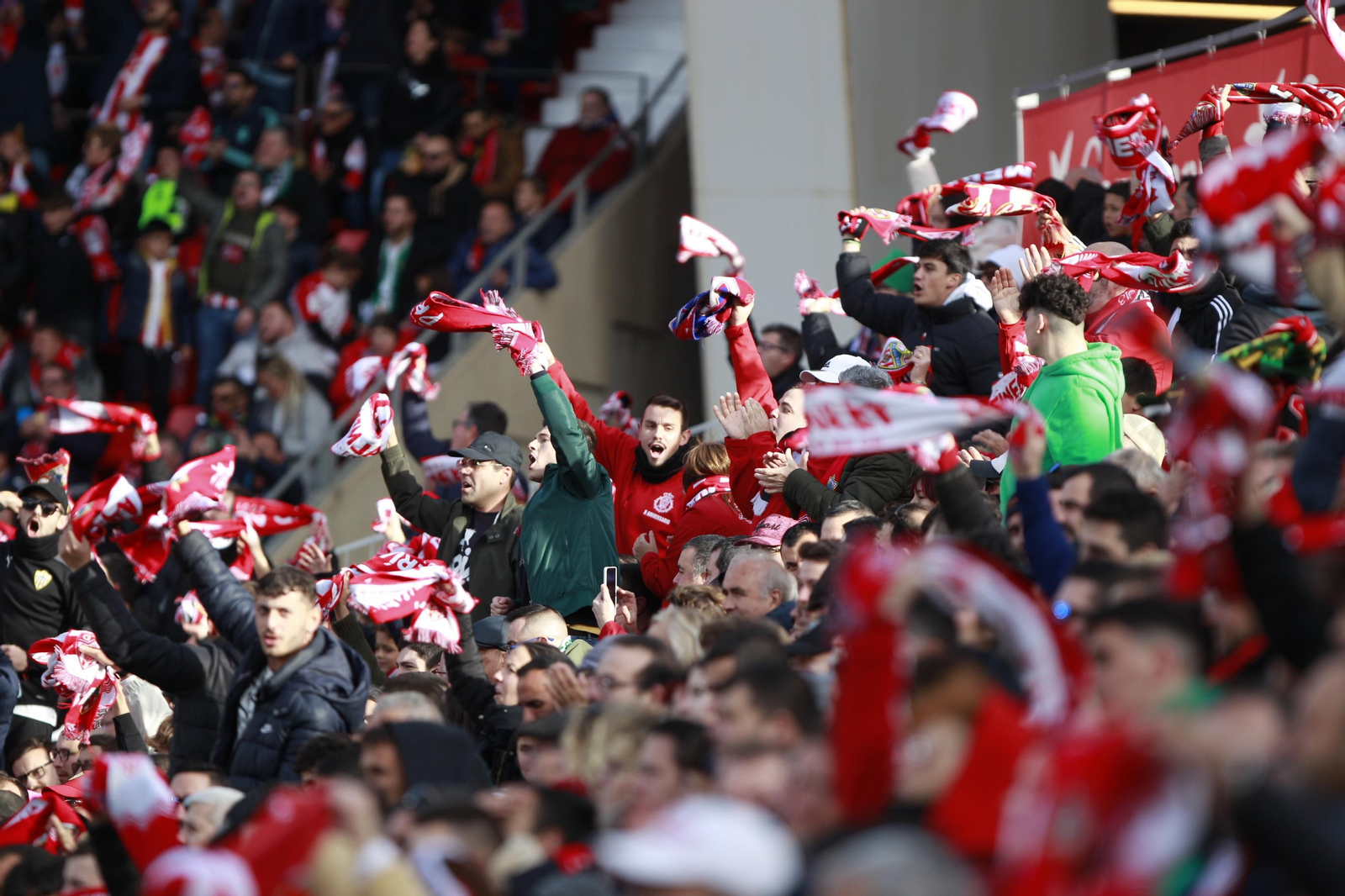 Imágenes del partido de fútbol U.D. Almería-Real Betis Balompié