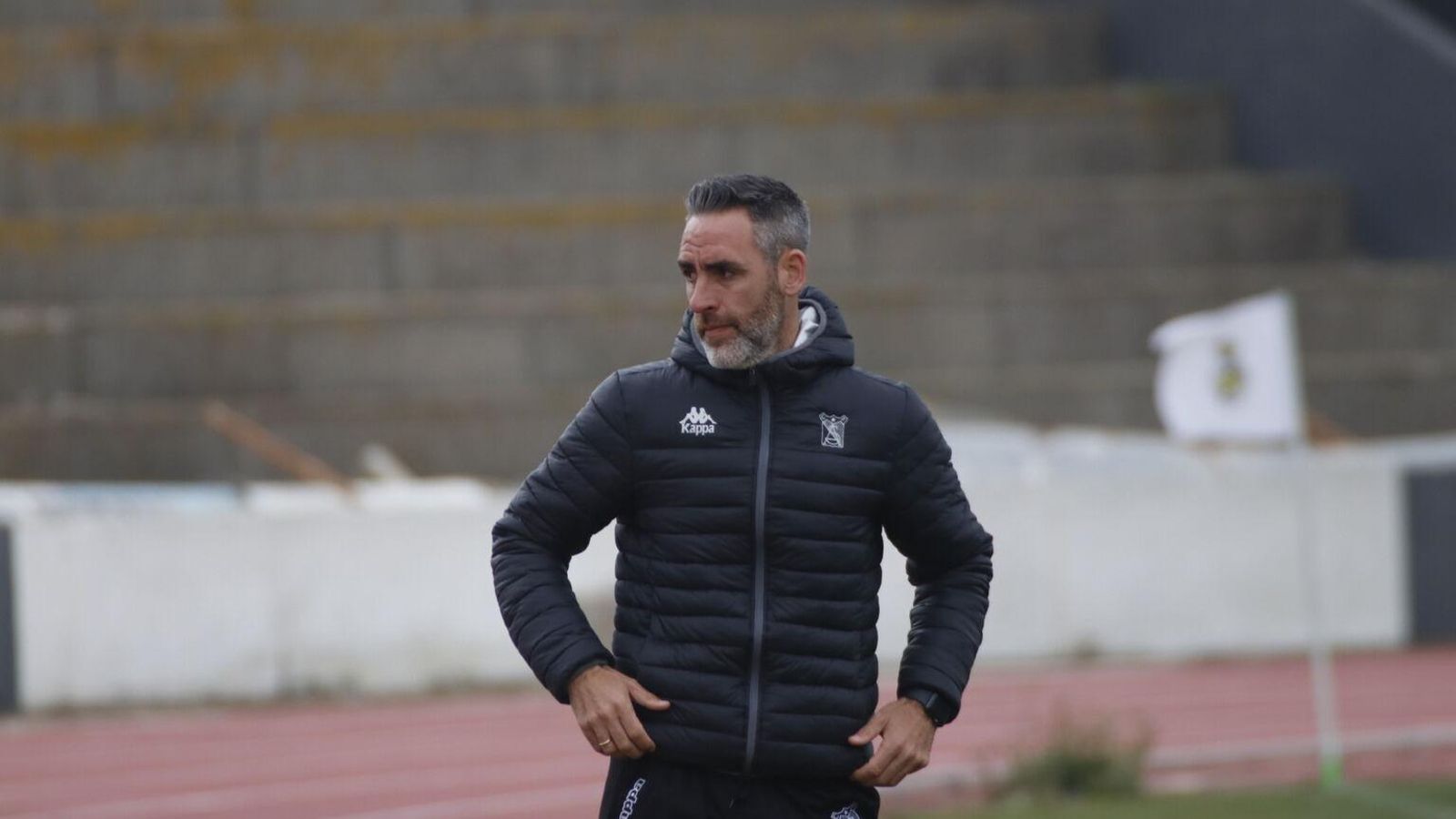 Abel Gómez, en su etapa como entrenador del Atlético Sanluqueño.