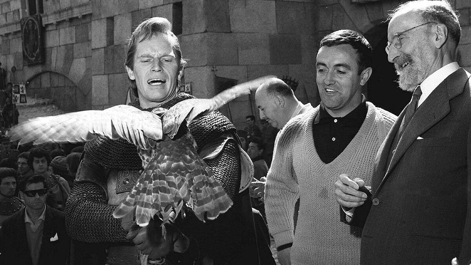 Menéndez Pidal, junto a Félix Rodríguez de la Fuente y Charlton Heston en el rodaje de El Cid, 1961 Menéndez Pidal, junto a Félix Rodríguez de la Fuente y Charlton Heston en el rodaje de El Cid, 1961