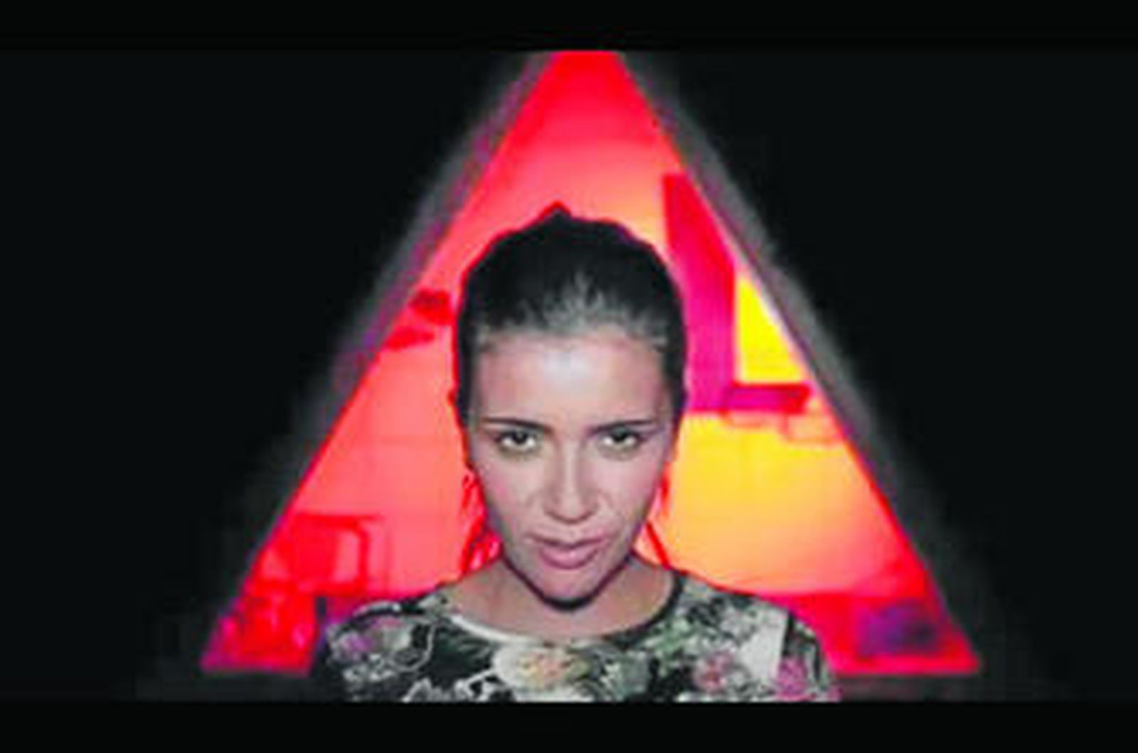 Captura de imagen de un fragmento del videoclip 'Culpa y Castigo'.