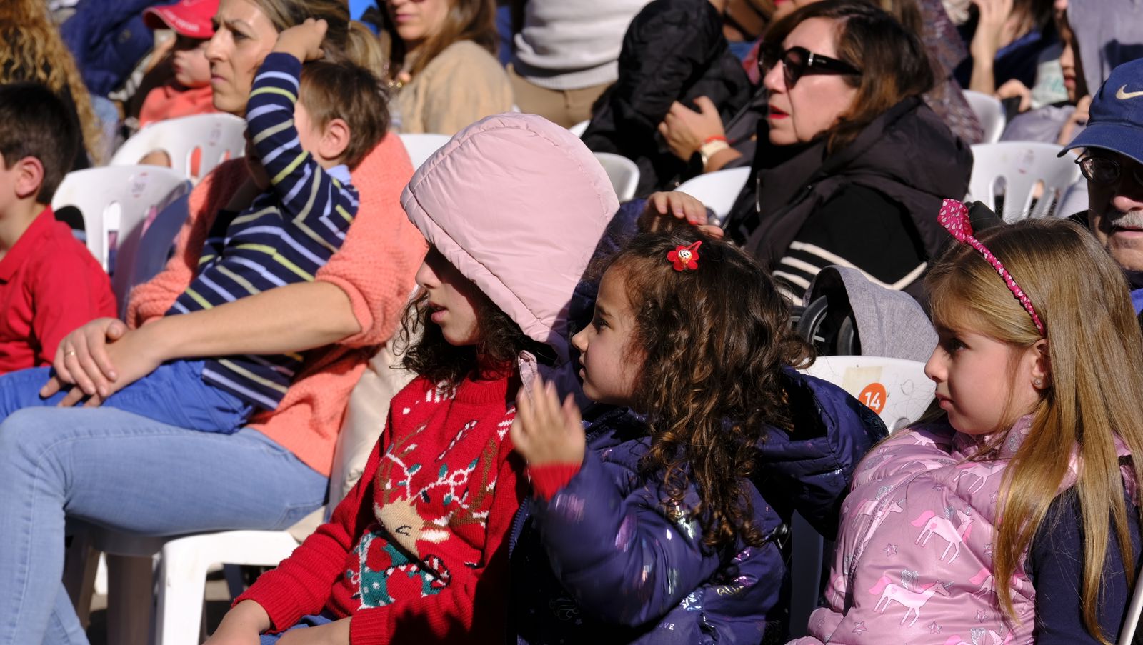 Imágenes del teatro infantil del navidad, en la Plaza Vieja de Almería