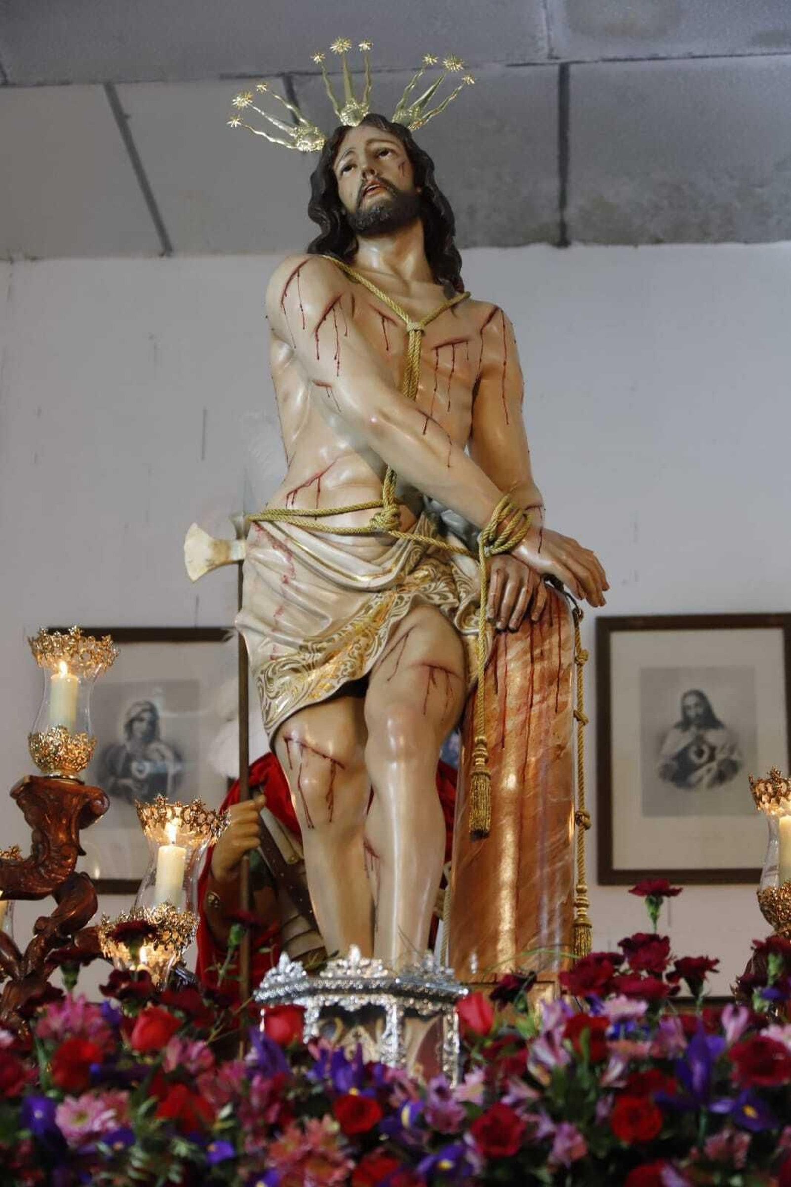 Martes Santo en Villanueva de Córdoba: La Hermandad del Amarrado se queda en casa, en imágenes