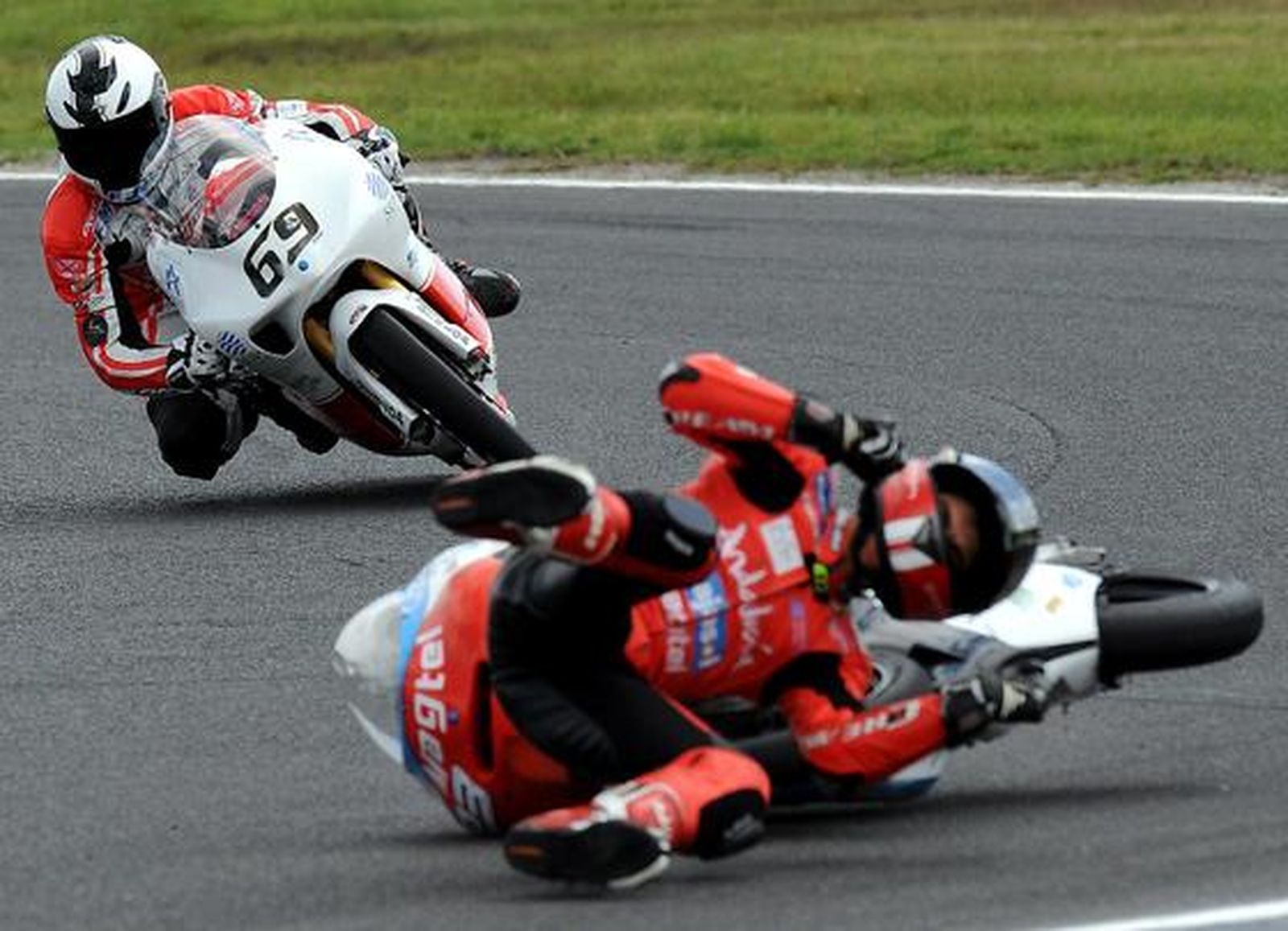 Marc Márquez suma en Australia su tercera victoria seguida y se afianza en el liderato. 

Foto: EFE · AFP · Reuters