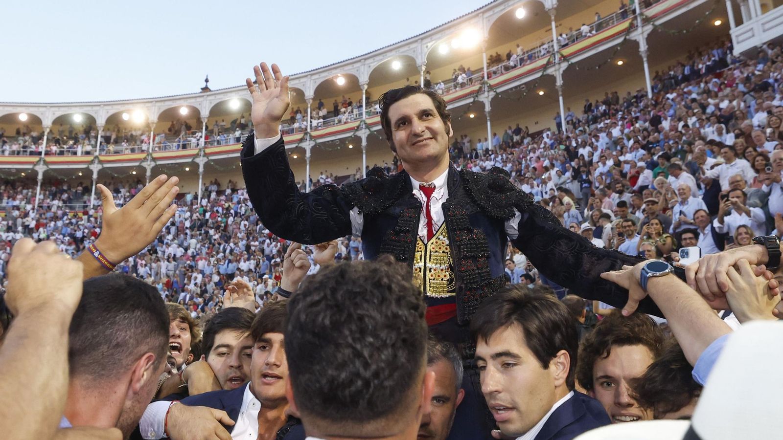 Morante vuelve a Madrid este 12 de octubre en una histórica doble jornada en la que se vestirá de luces y de corto.