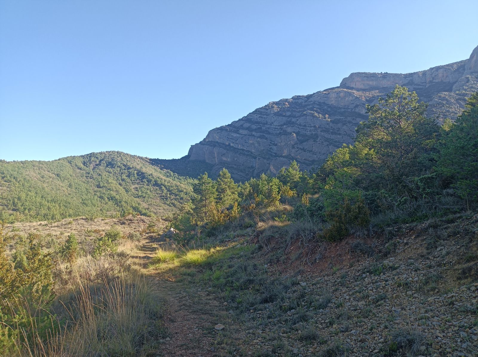 Comienza el descenso en zigzag.