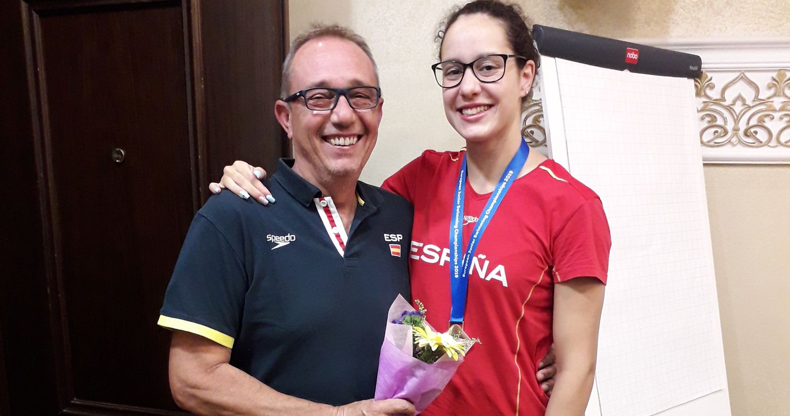 Alba Vázquez, con la medalla de oro obtenida en Kazán.