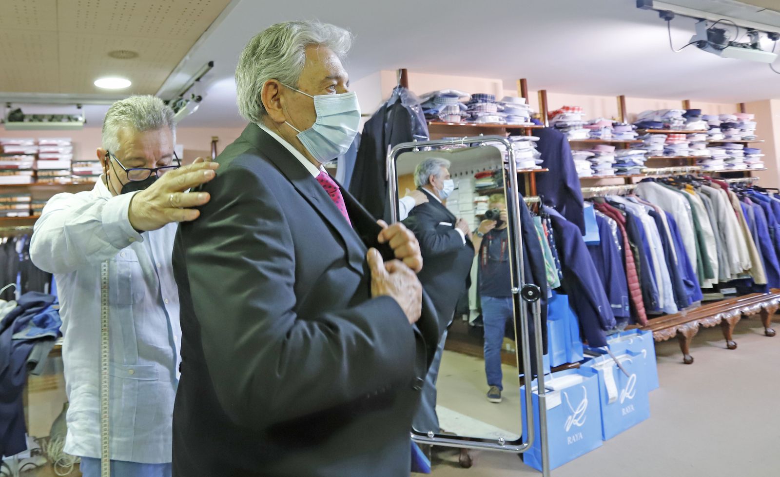 Imágenes de las Rebajas de verano en Huelva