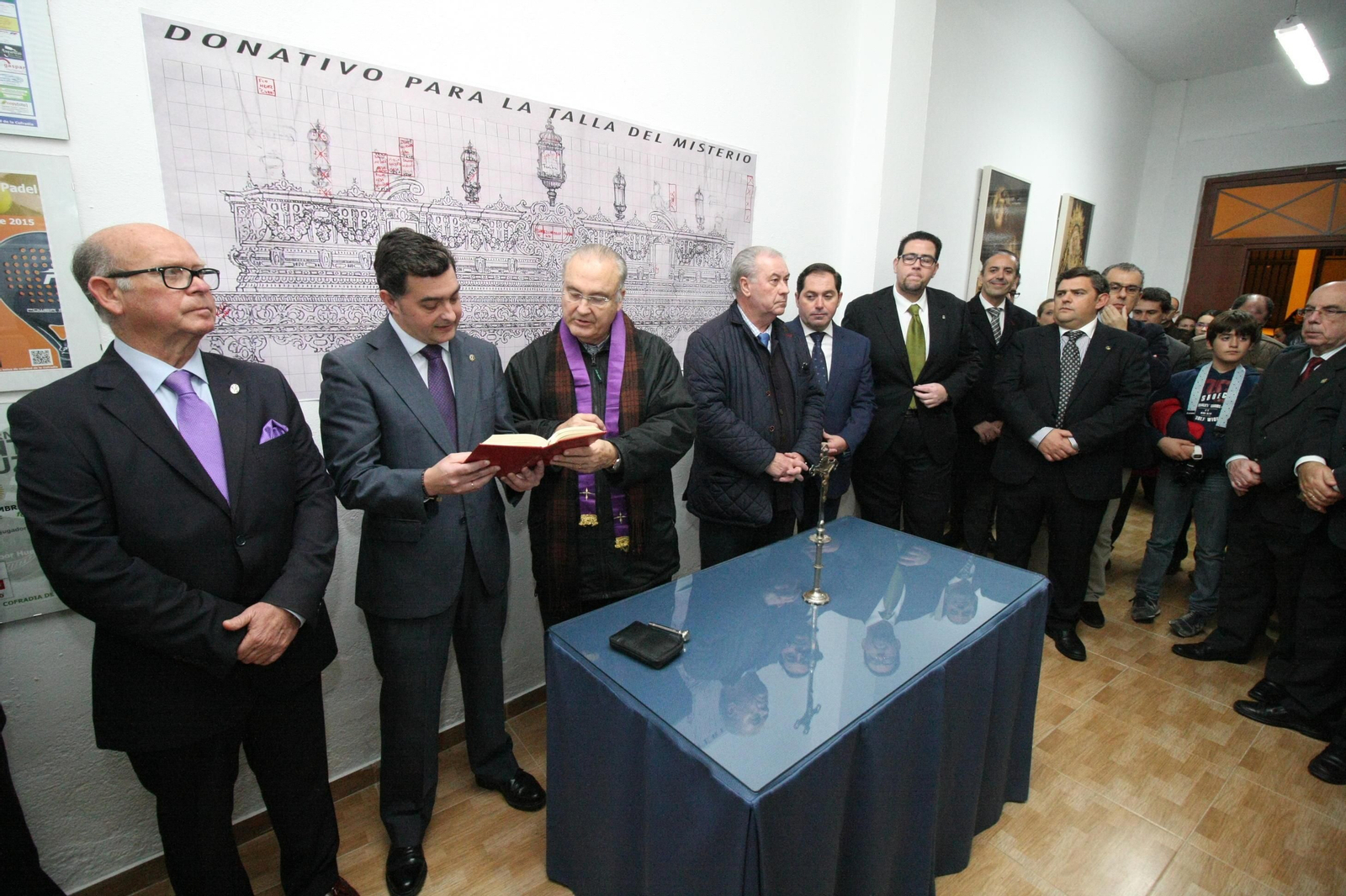 Un momento del acto de bendición en la nueva sede de la calle Rafael Guillén, número 29.