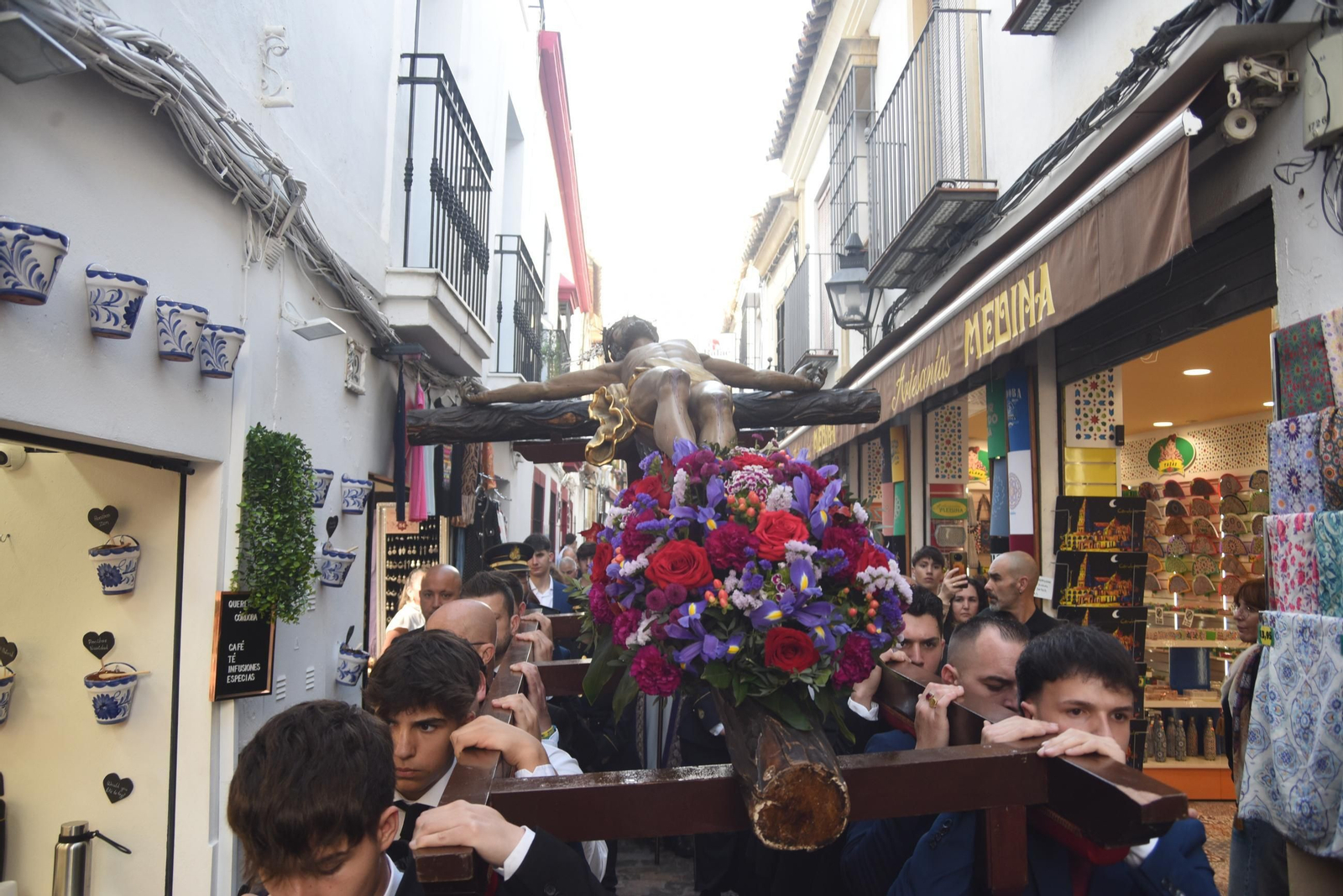 Las mejores fotos del traslado de la hermandad de la Agonía de Córdoba