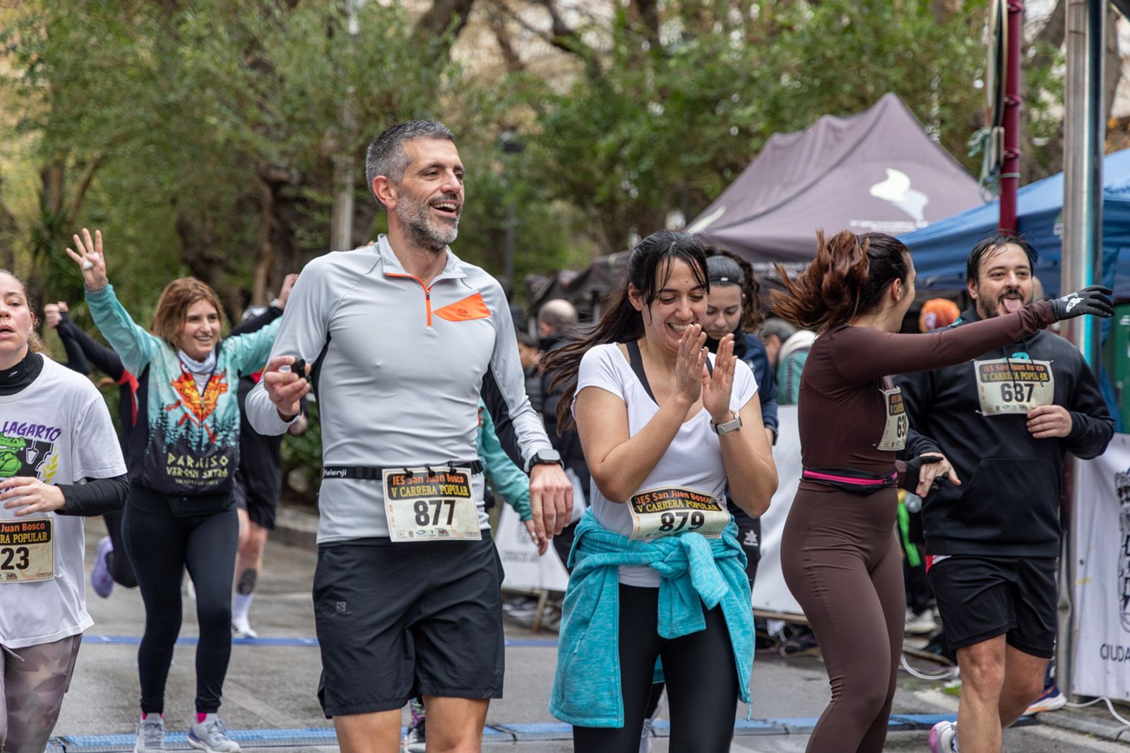 En imágenes: la lluvia no frena a más de un millar de corredores en la V Carrera Popular del IES San Juan Bosco (2)