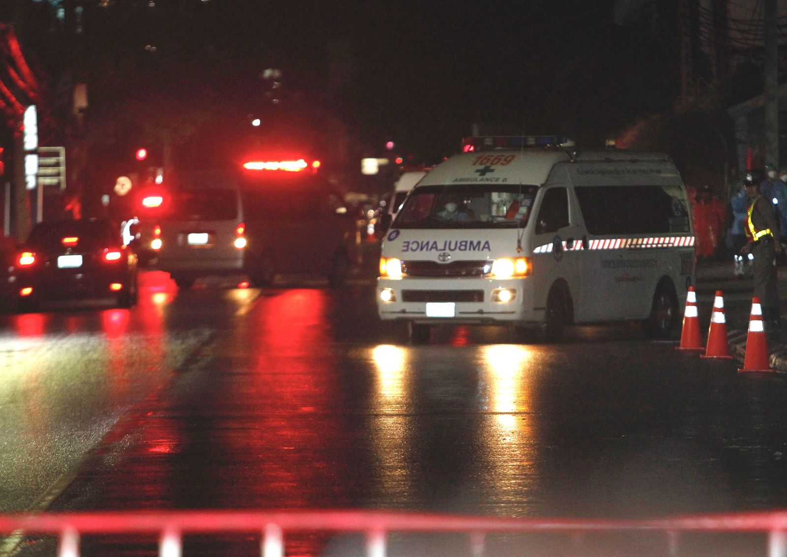 Rescate de los niños atrapados en una cueva de Tailandia