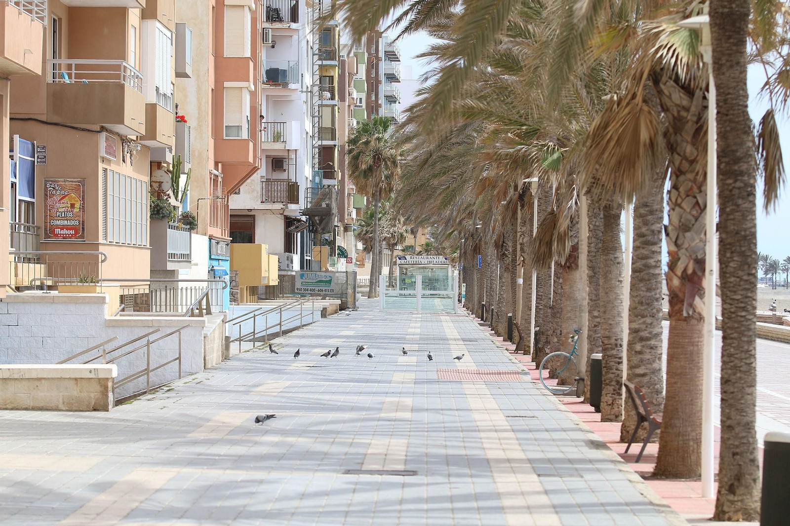 Las imágenes de la capital y los pueblos, paralizados para frenar el coronavirus