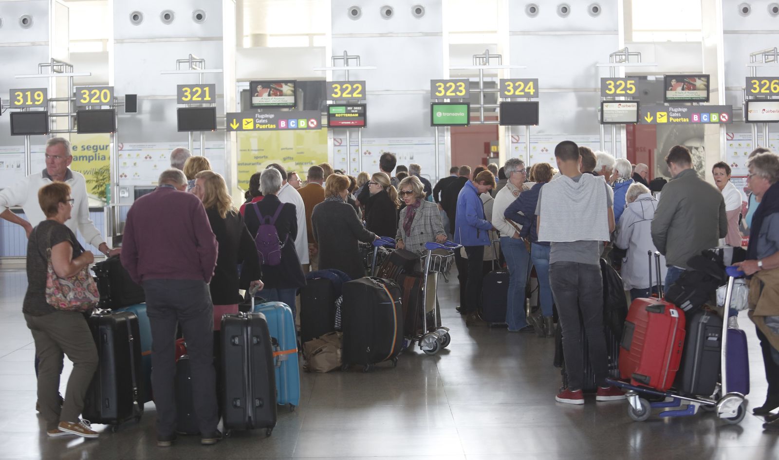 Pasajeros en el aeropuerto de Málaga