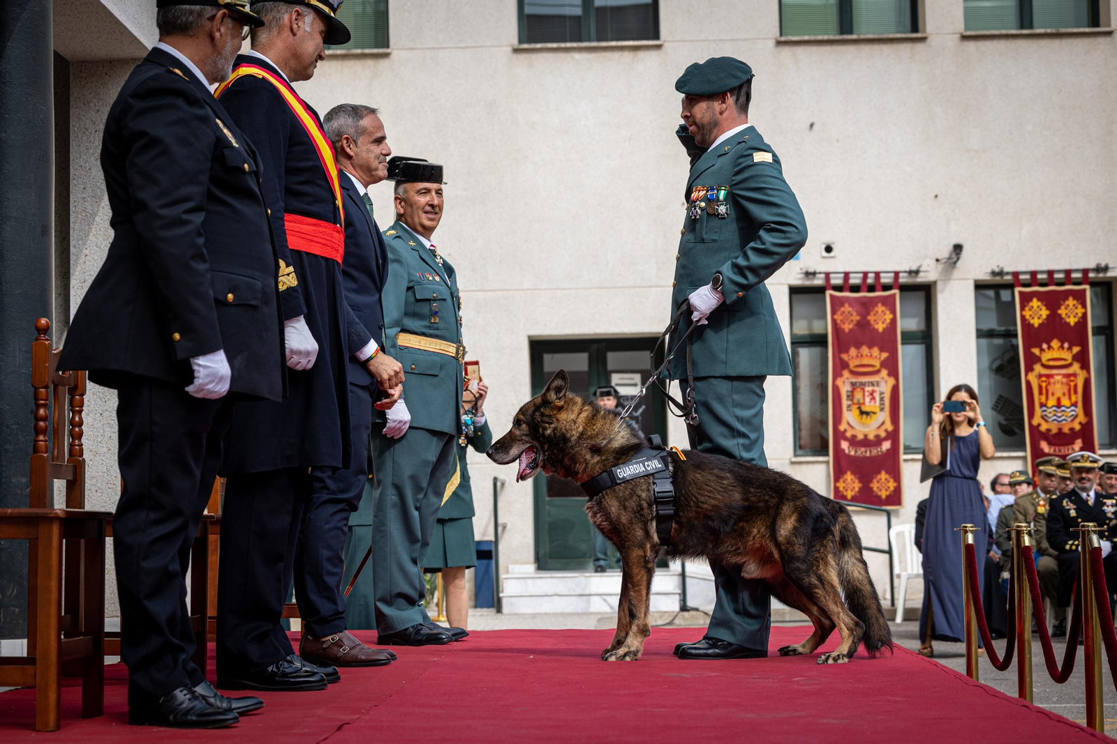 Imágenes de los actos de la Guardia Civil en Cádiz por la festividad de la Virgen del Pilar