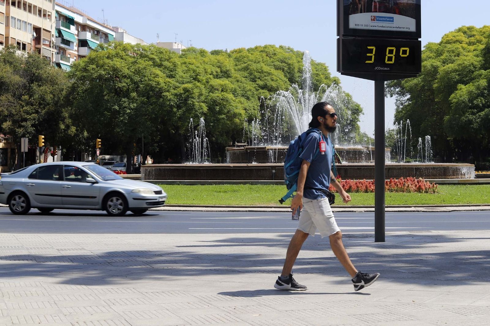 Un termómetro de Huelva capital marca hoy 38 grados.