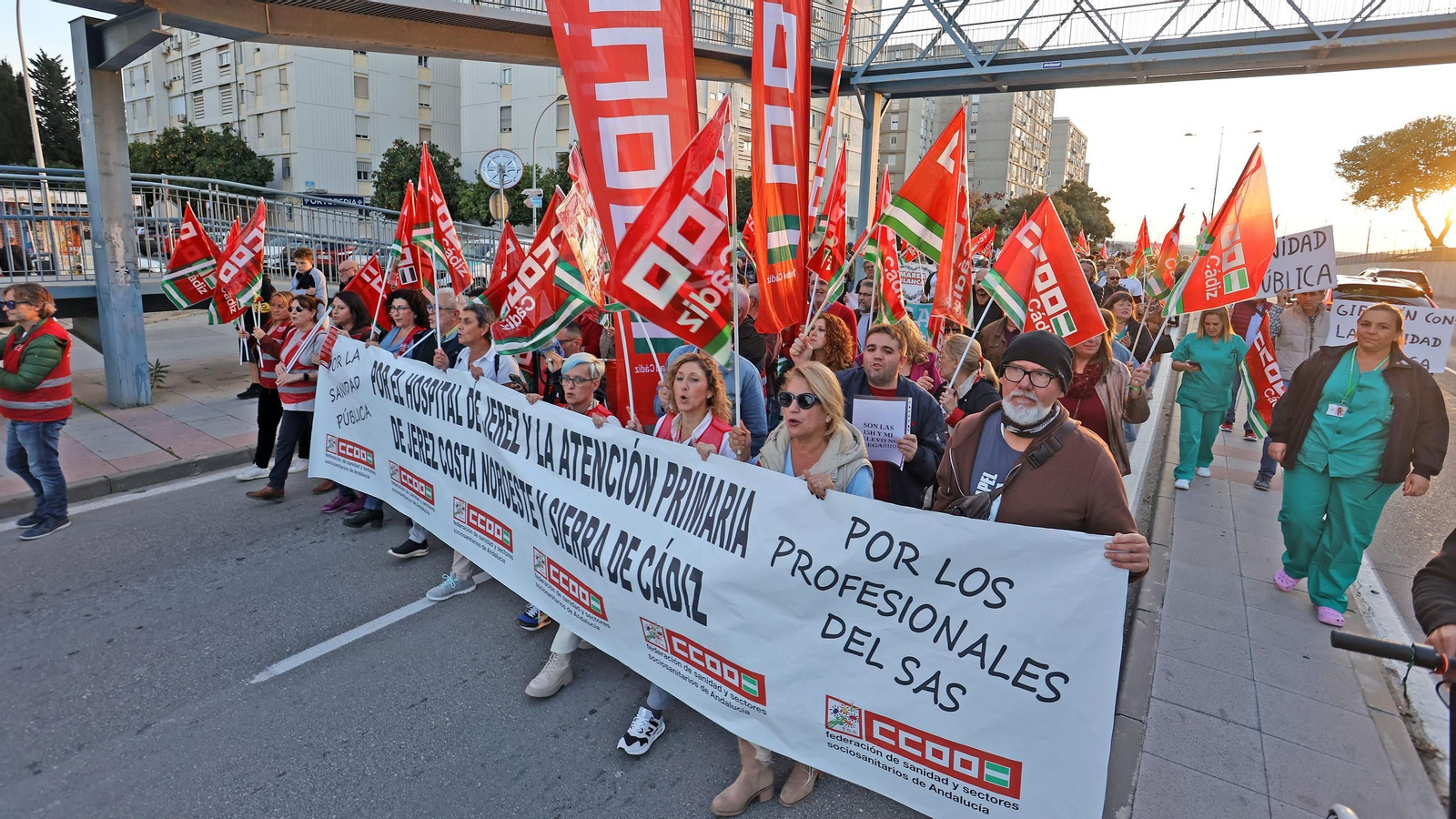 Concentración por la sanidad pública y la atención primaria en el Hospital de Jerez