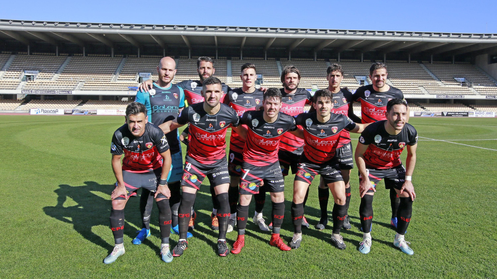 Imágenes del Xerez DFC contra Salerm Puente Genil en Chapín