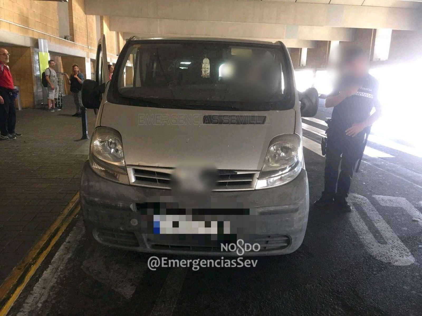 La furgoneta inmovilizada.