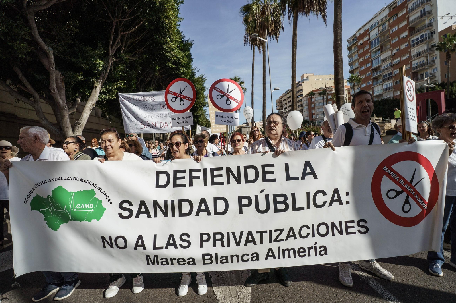 "La sanidad se defiende, gobierne quien gobierne", Almería se lanza a las calles por la sanidad pública