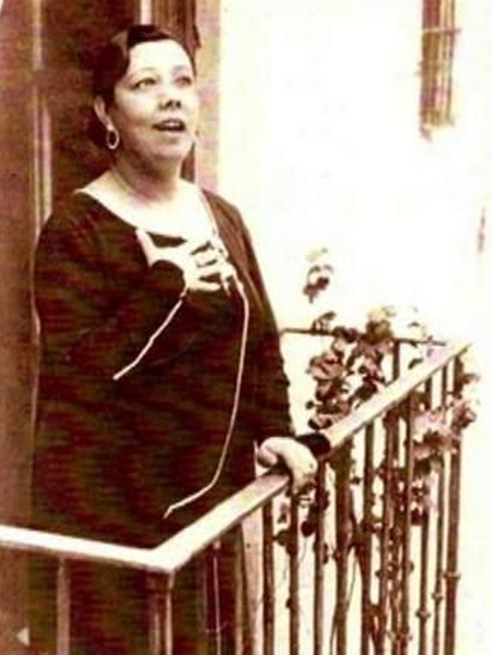 La Niña de los Peines cantando una saeta en 1929.