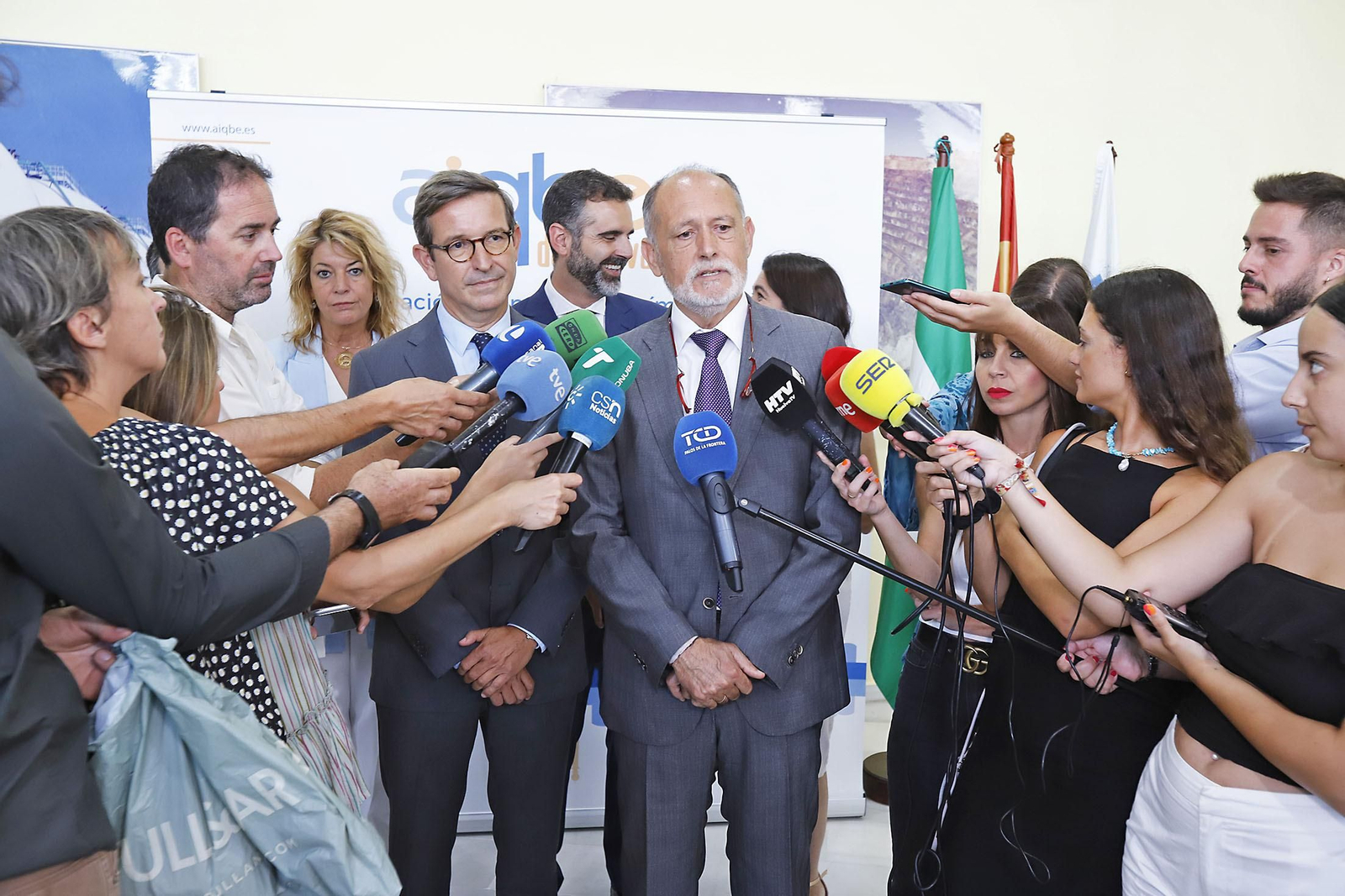 Imágenes de la Presentación de la memoria anual de la Asociación de Industrias Químicas, Básicas y Energéticas de Huelva (Aiqbe)