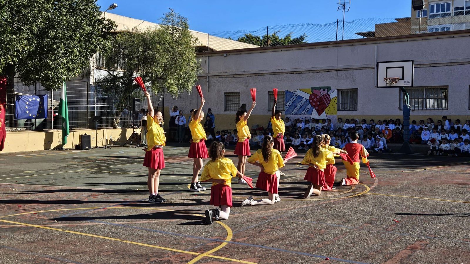 Actuación que han realizado los alumnos del CEIP Madre de la Luz
