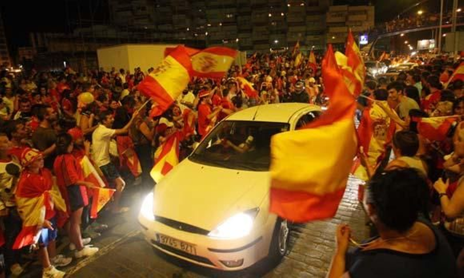 Nadie se quedó en casa para celebrar el triunfo de la selección en Sudáfrica

Foto: Paco Guerrero/Vanessa Perez
