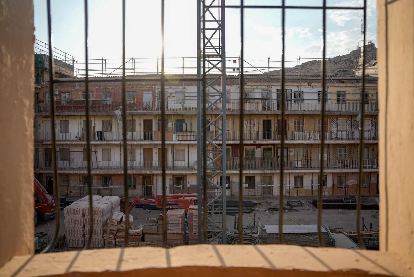 Las obras de rehabilitación en el edificio El Patio de Almería