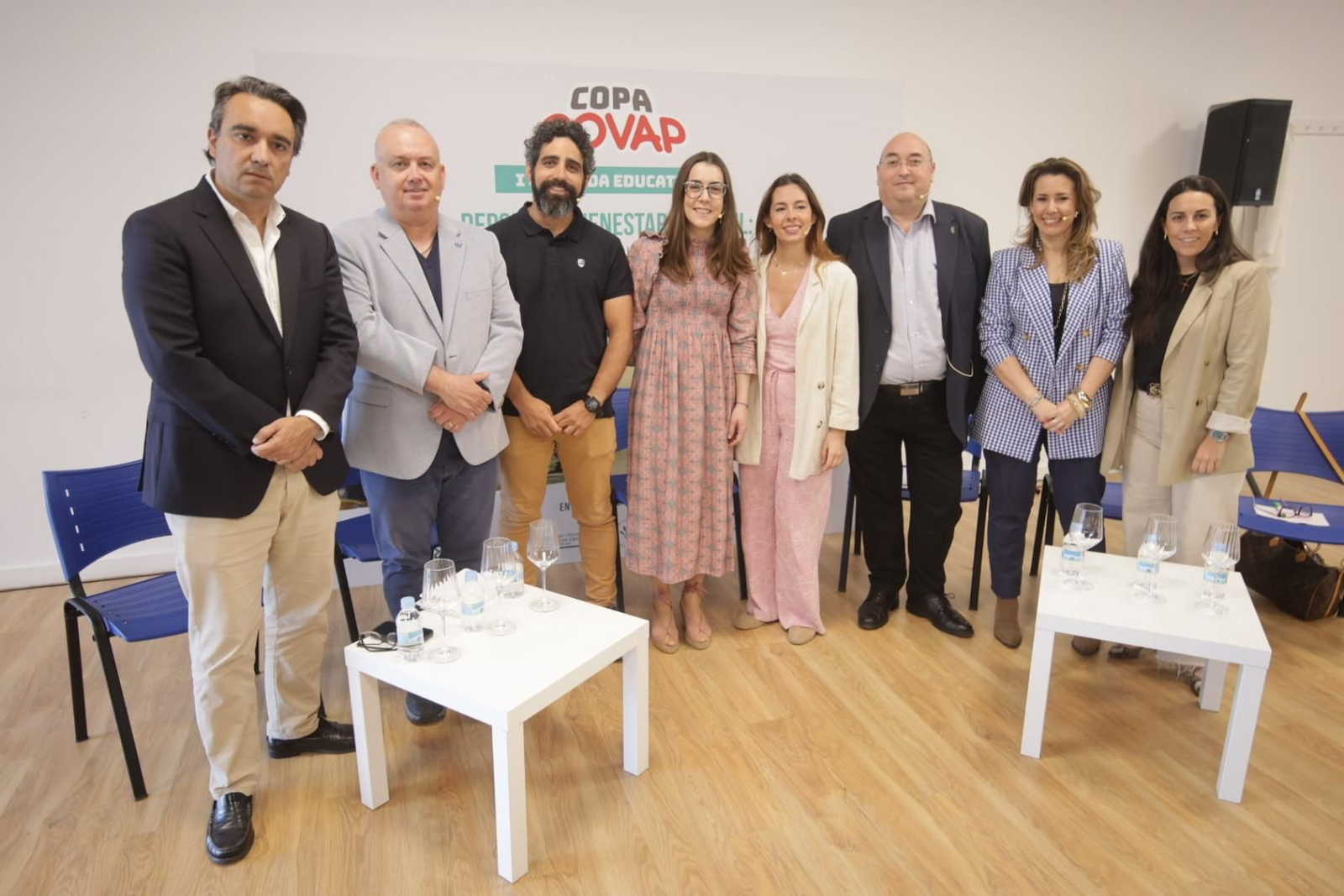 Los profesionales y organizadores de uno de los talleres.