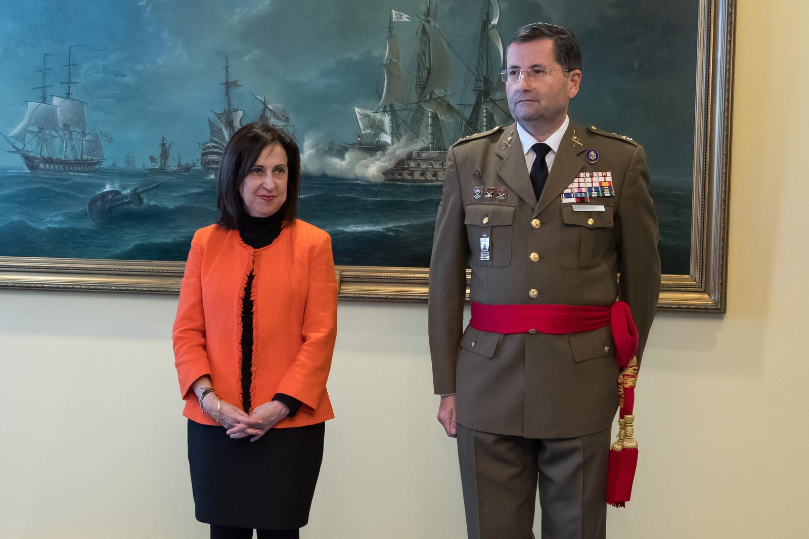 La ministra Margarita Robles y el general Amador Enseñat y Berea, nuevo jefe del Ejército de Tierra